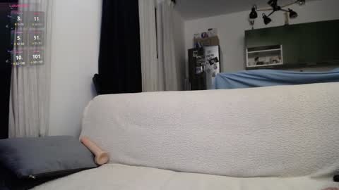 Snapshot of blond_woman chatting on 12, 1, 2025 Karina online show from 12, 1, 2025