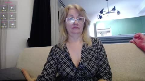 Snapshot of blond_woman chatting on 15, 1, 2025 Karina online show from 15, 1, 2025