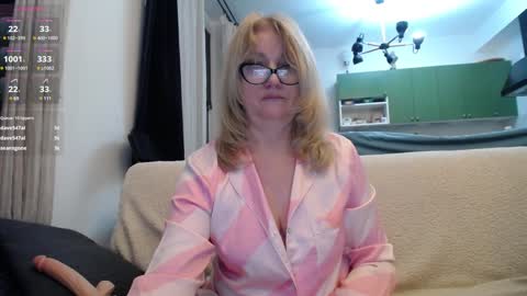 Snapshot of blond_woman chatting on 27, 1, 2025 Karina online show from 27, 1, 2025