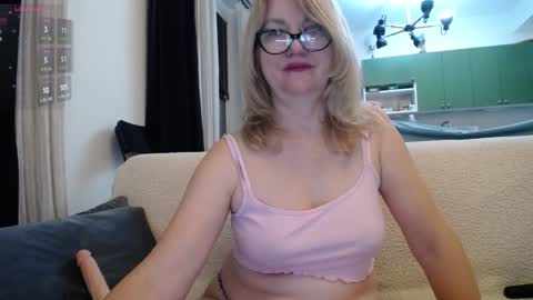 Snapshot of blond_woman chatting on 30, 1, 2025 Karina online show from 30, 1, 2025