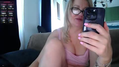 Snapshot of blond_woman chatting on 9, 2, 2025 Karina online show from 9, 2, 2025