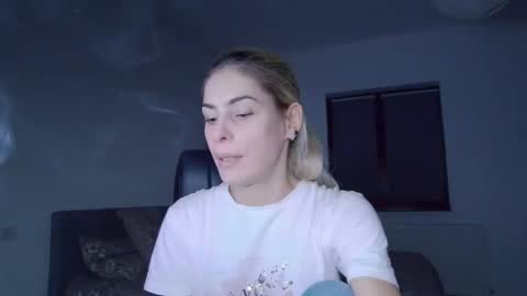 Snapshot of blonde4pasion chatting on 1, 12, 2024 blonde4pasion online show from 1, 12, 2024