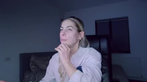 Snapshot of blonde4pasion chatting on 5, 12, 2024 blonde4pasion online show from 5, 12, 2024