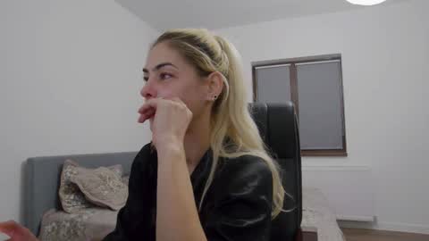 Snapshot of blonde4pasion chatting on 6, 12, 2024 blonde4pasion online show from 6, 12, 2024