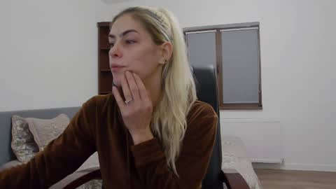 Snapshot of blonde4pasion chatting on 10, 12, 2024 blonde4pasion online show from 10, 12, 2024