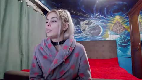 Snapshot of blonde4pasion chatting on 14, 1, 2025 blonde4pasion online show from 14, 1, 2025