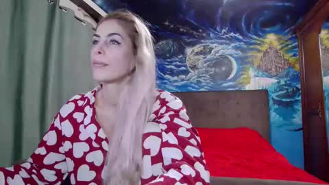 Snapshot of blonde4pasion chatting on 19, 1, 2025 blonde4pasion online show from 19, 1, 2025