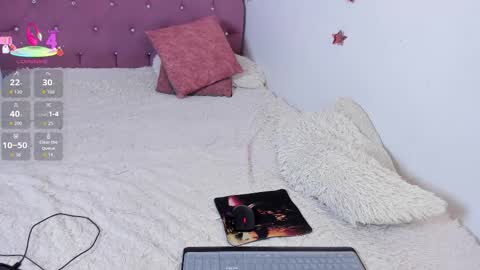 Snapshot of blonde__cute chatting on 3, 12, 2025 Esperancita and Karina online show from 3, 12, 2025