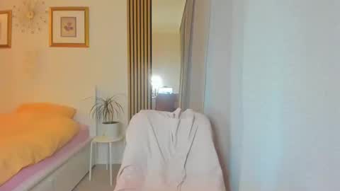 Snapshot of blonde_angel20 chatting on 13, 12, 2024 Nicole online show from 13, 12, 2024