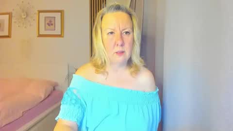 Nicole online show from 2, 1, 2025