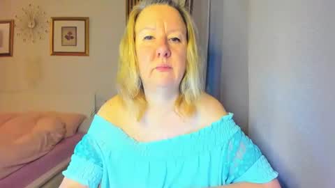 Nicole online show from 4, 1, 2025