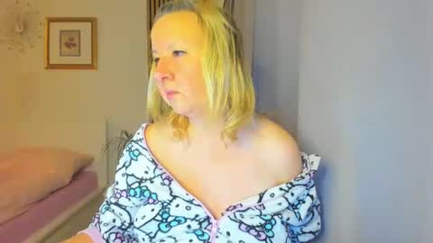 Nicole online show from 6, 1, 2025