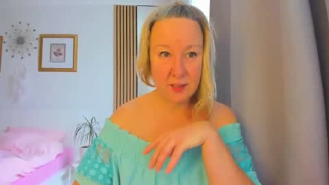 Snapshot of blonde_angel20 chatting on 9, 1, 2025 Nicole online show from 9, 1, 2025