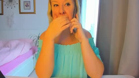 Nicole online show from 15, 1, 2025
