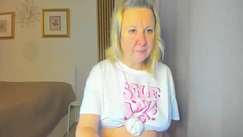 Nicole online show from 28, 1, 2025