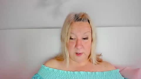 Nicole online show from 16, 10, 2025