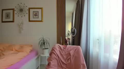 Snapshot of blonde_angel20 chatting on 4, 2, 2026 Nicole online show from 4, 2, 2026