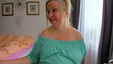 Snapshot of blonde_angel20 chatting on 8, 2, 2026 Nicole online show from 8, 2, 2026