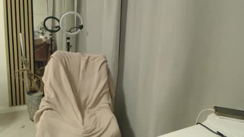 Snapshot of blonde_angel20 chatting on 18, 2, 2026 Nicole online show from 18, 2, 2026