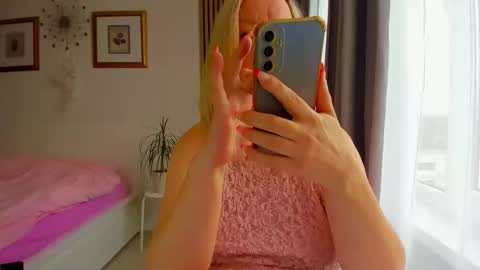 Snapshot of blonde_angel20 chatting on 12, 3, 2026 Nicole online show from 12, 3, 2026