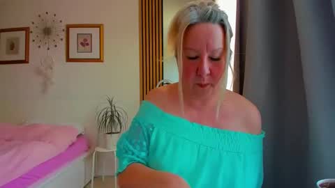 Snapshot of blonde_angel20 chatting on 16, 3, 2026 Nicole online show from 16, 3, 2026