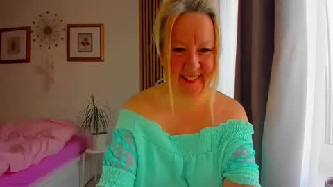 Snapshot of blonde_angel20 chatting on 17, 3, 2026 Nicole online show from 17, 3, 2026