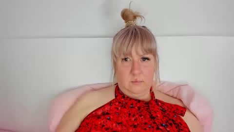 Nicole online show from 29, 4, 2026