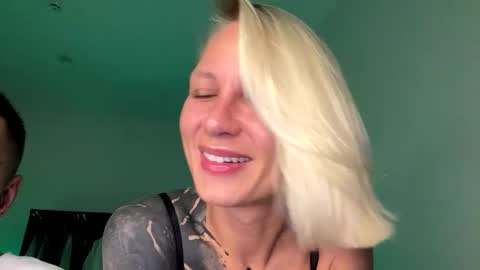 Snapshot of blonde_fuck_couple chatting on 31, 5, 2026 blonde_fuck_couple online show from 31, 5, 2026