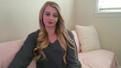 Snapshot of blonde_stella chatting on 11, 11, 2025 Blonde Stella online show from 11, 11, 2025