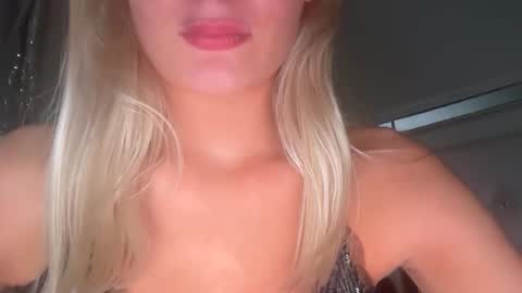 blondebabycara online show from 11, 1, 2026