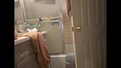 Gia  online show from 5, 1, 2025