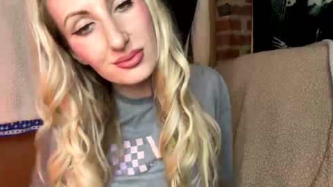 Gia  online show from 28, 2, 2025