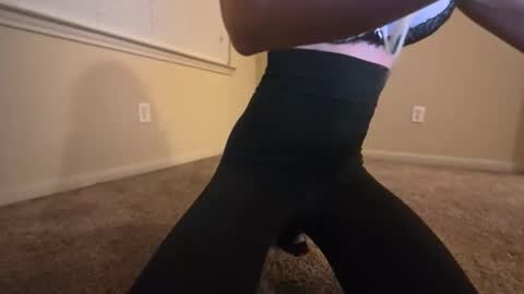 Snapshot of blondebombshell10 chatting on 22, 10, 2025 blondebombshell10 online show from 22, 10, 2025