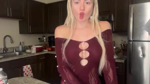 blondebunny999 online show from 7, 5, 2026