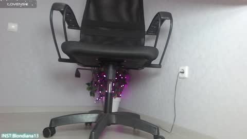 Snapshot of blondiana chatting on 24, 12, 2024 Im Di. I smell naked even when Im dressed. online show from 24, 12, 2024