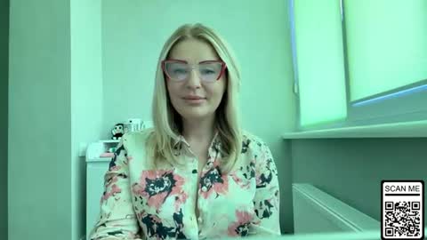 Snapshot of blondie_xoxoxo chatting on 14, 7, 2026 blondie_xoxoxo online show from 14, 7, 2026