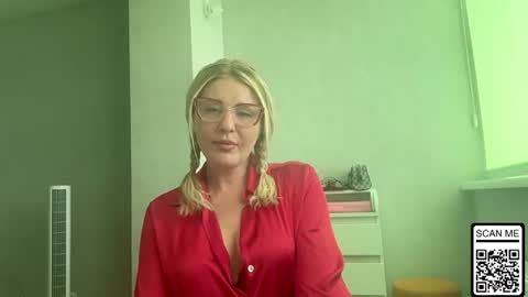 Snapshot of blondie_xoxoxo chatting on 17, 7, 2026 blondie_xoxoxo online show from 17, 7, 2026