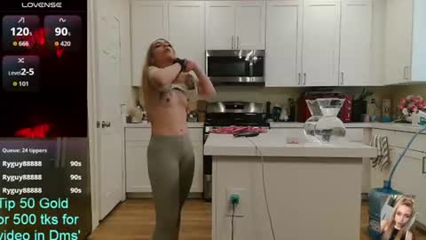 Snapshot of blondiebubblebooty chatting on 20, 6, 2026 Bubbles online show from 20, 6, 2026