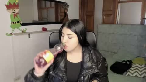 Snapshot of bloom_flower1 chatting on 15, 12, 2025 bloom_flower1 online show from 15, 12, 2025