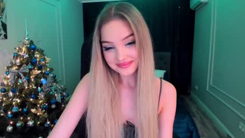Sophia online show from 12, 12, 2024