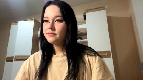 Snapshot of blossombuesing chatting on 10, 10, 2025 Mira online show from 10, 10, 2025