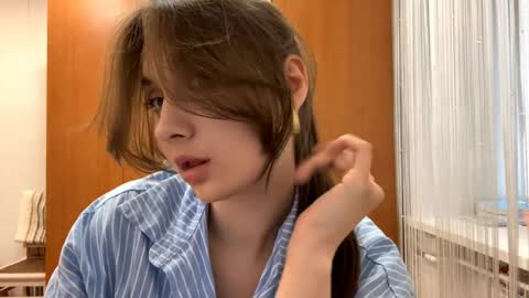 Snapshot of blossomroady chatting on 27, 3, 2026 Alice online show from 27, 3, 2026