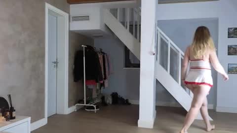 Snapshot of blue_angel_sweet chatting on 8, 10, 2025 blue_angel_sweet online show from 8, 10, 2025