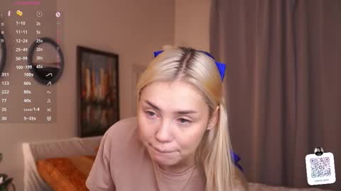 Snapshot of blue_bow chatting on 5, 12, 2025 Adeline online show from 5, 12, 2025