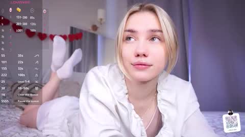 Snapshot of blue_bow chatting on 26, 2, 2026 Adeline online show from 26, 2, 2026