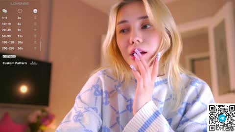 Snapshot of blue_bow chatting on 1, 4, 2026 Adeline online show from 1, 4, 2026