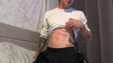 Snapshot of blue_eyed_beau chatting on 19, 6, 2026 Beau online show from 19, 6, 2026