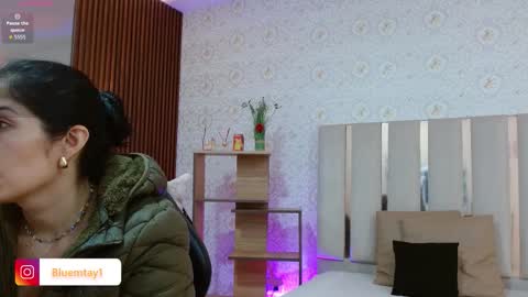 blue_tay1 online show from 6, 11, 2025