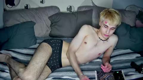 Snapshot of blue_w0rld chatting on 17, 3, 2026 SONNYVAN online show from 17, 3, 2026