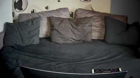 Snapshot of blue_w0rld chatting on 23, 3, 2026 SONNYVAN online show from 23, 3, 2026